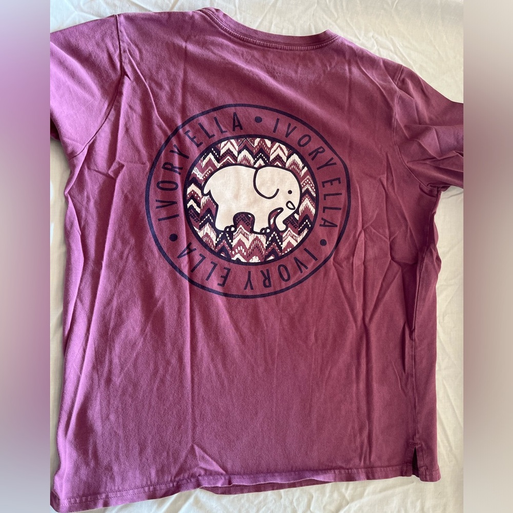 Ivory Ella Burgundy T-Shirt Size M